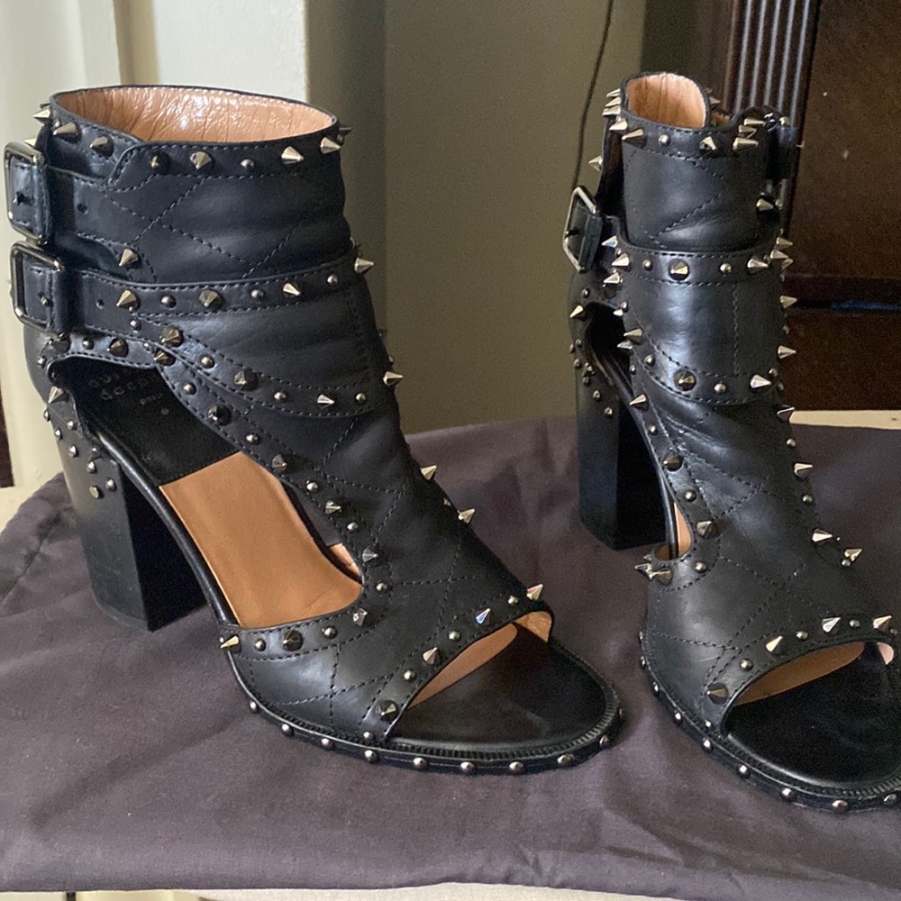 “Deric” studded high heel Rockstar shoe!! Make me a good offer!!! 🤪